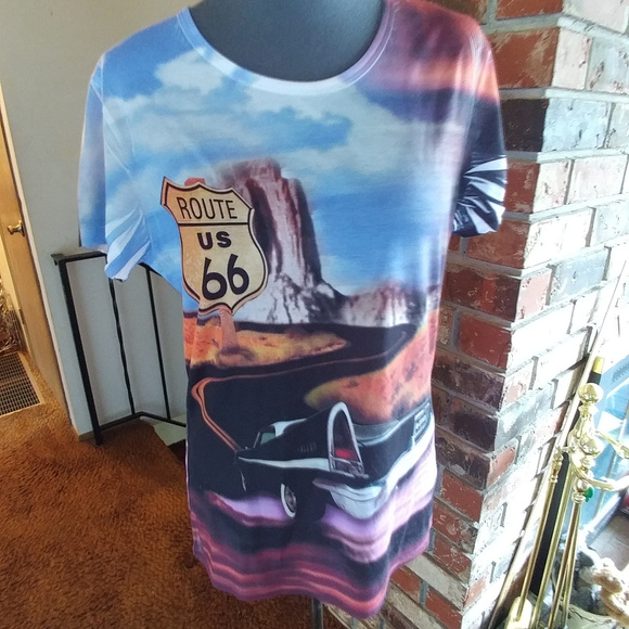 Big Bang Clothing Tops - Runs small!! Car Lover's T-shirt (small XL)